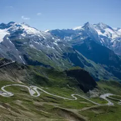 Trasa motocyklowa Grossglockner: trudności, atrakcje i porady dla bezpiecznej jazdy