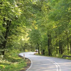 Najlepsze trasy motocyklowe Jura Krakowsko-Częstochowska – jak uniknąć nudnych dróg