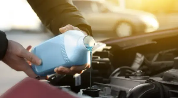 Jaki płyn do chłodnicy Toyota wybrać, aby uniknąć przegrzania?