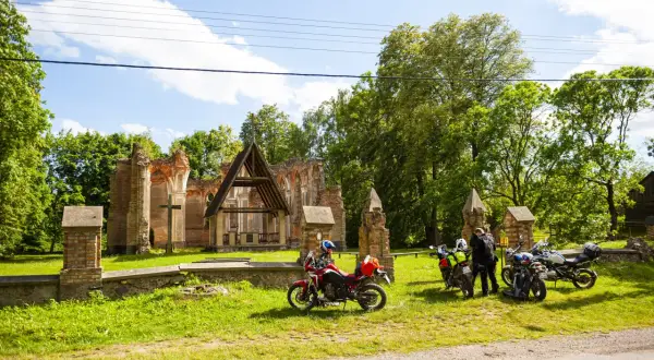 Najlepsze trasy motocyklowe Podlasia: atrakcje, długość i praktyczne porady dla motocyklistów